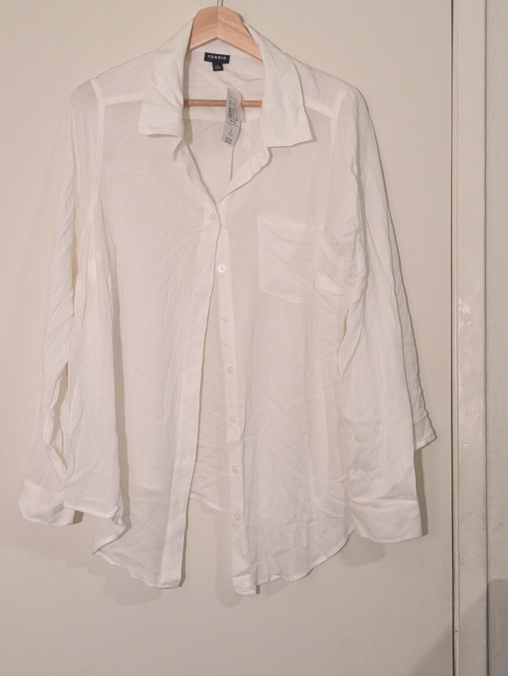 NWT torrid White Button-Front Sheer Blouse, 14-16